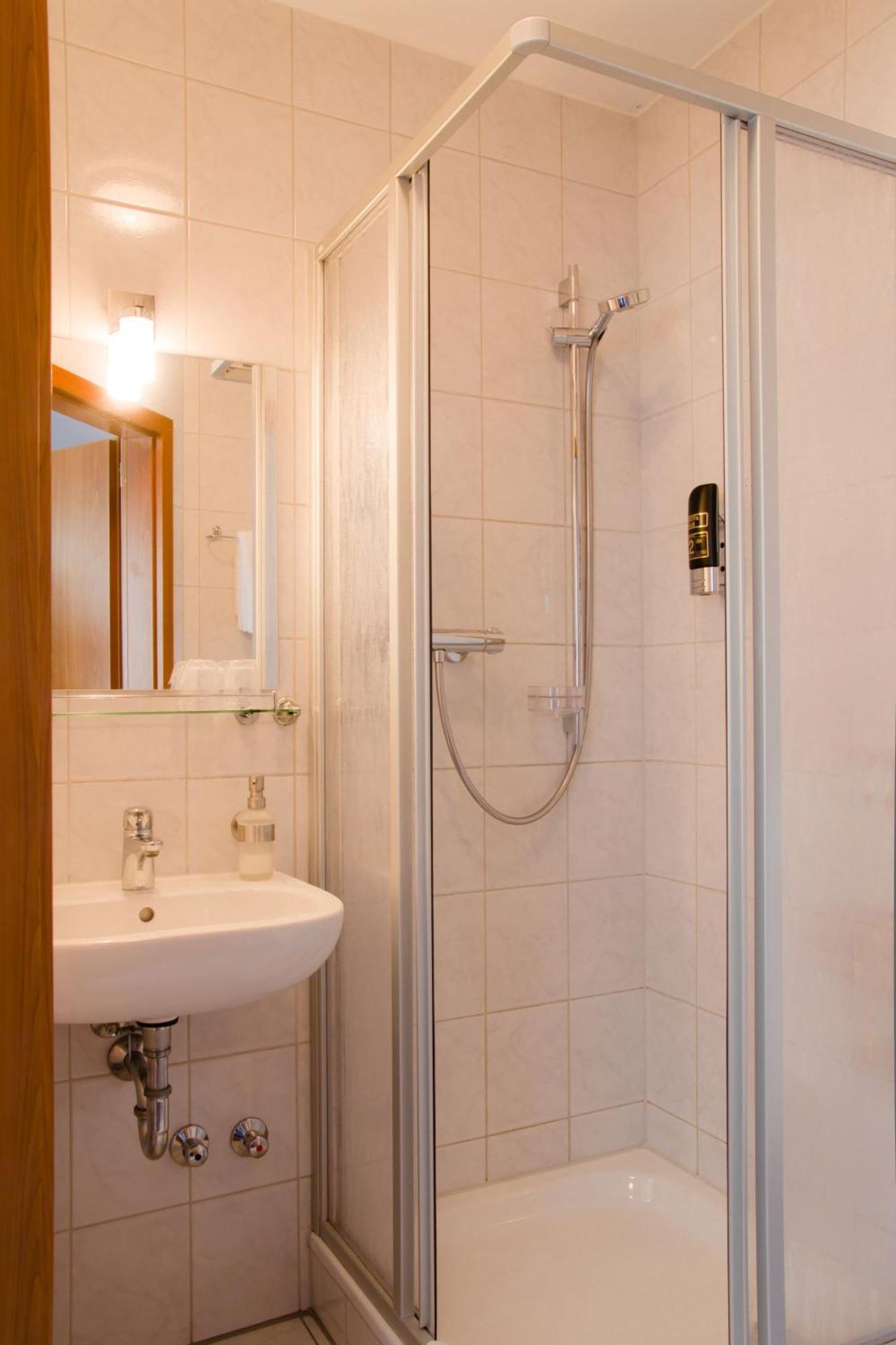 Gaestehaus Zur Kurve Zirndorf Δωμάτιο φωτογραφία