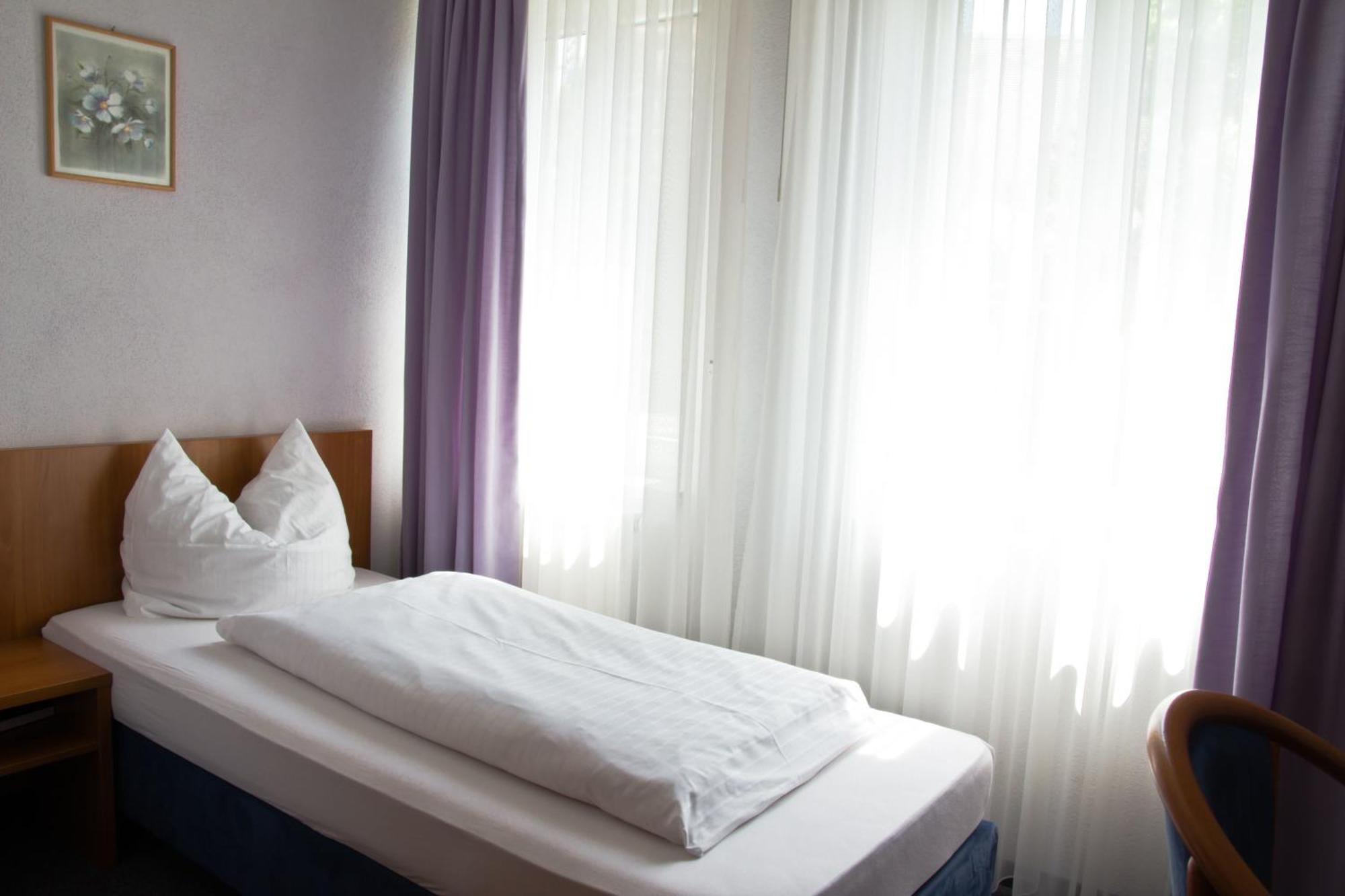 Gaestehaus Zur Kurve Zirndorf Δωμάτιο φωτογραφία