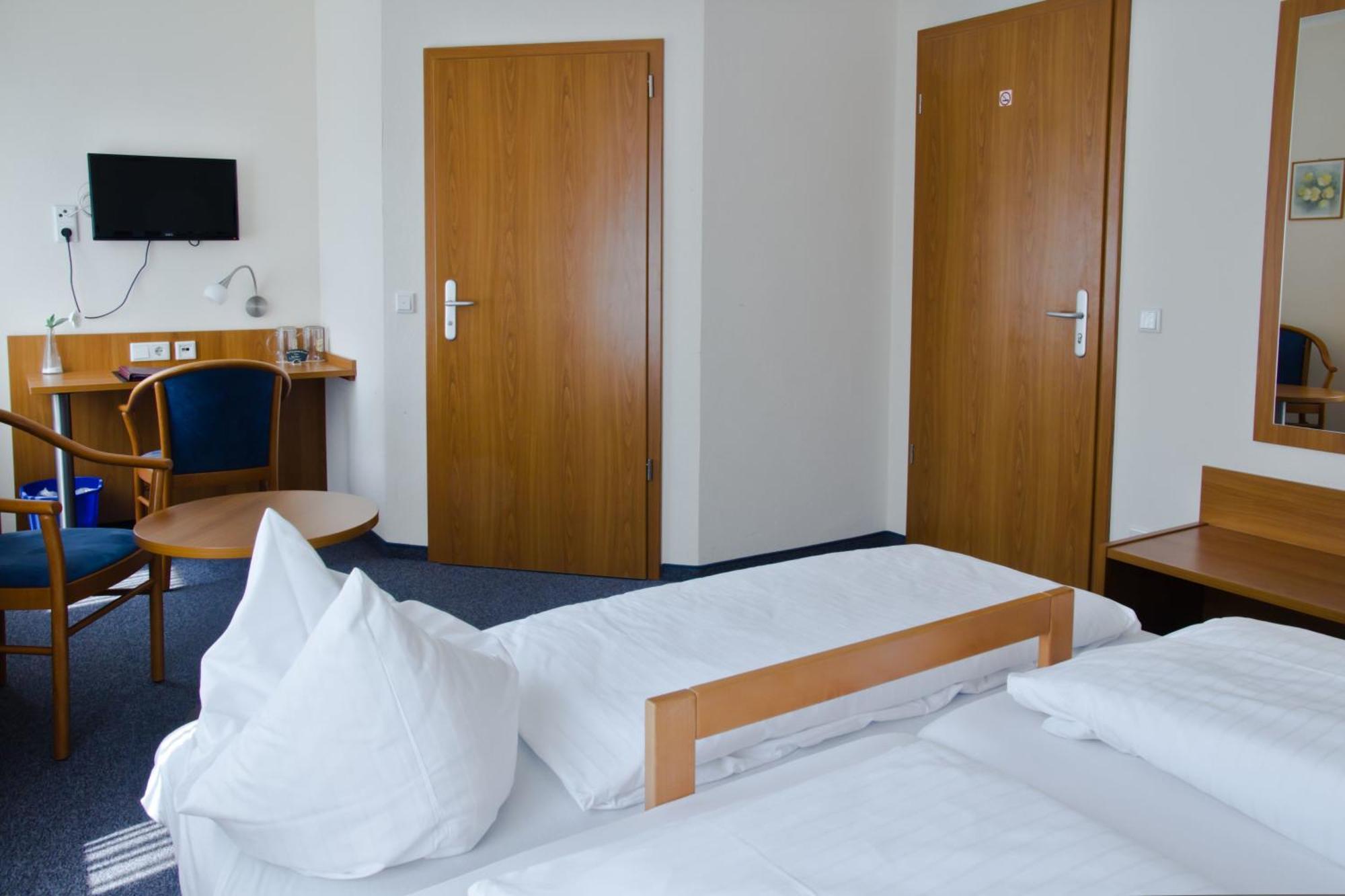 Gaestehaus Zur Kurve Zirndorf Δωμάτιο φωτογραφία