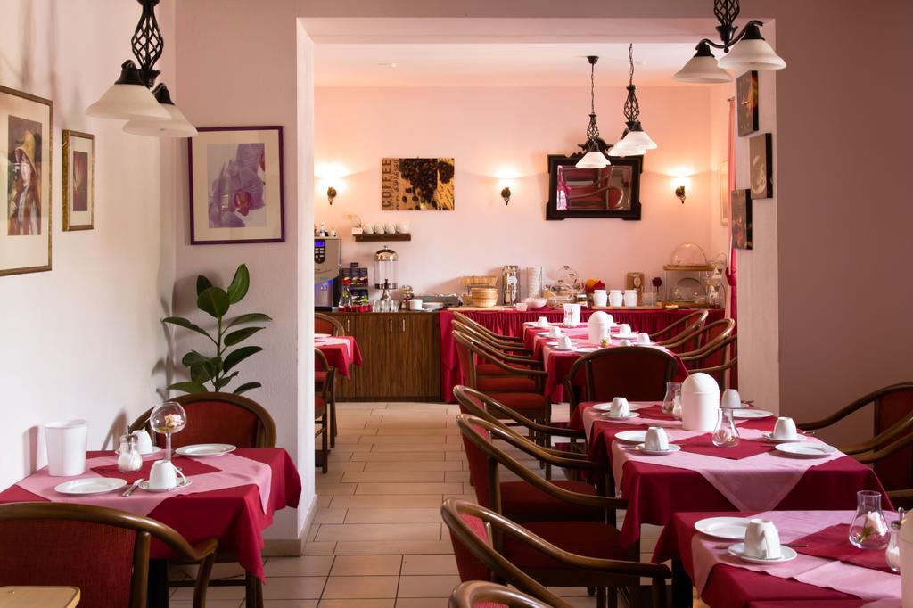 Gaestehaus Zur Kurve Zirndorf Εξωτερικό φωτογραφία