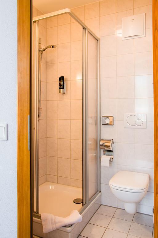 Gaestehaus Zur Kurve Zirndorf Δωμάτιο φωτογραφία
